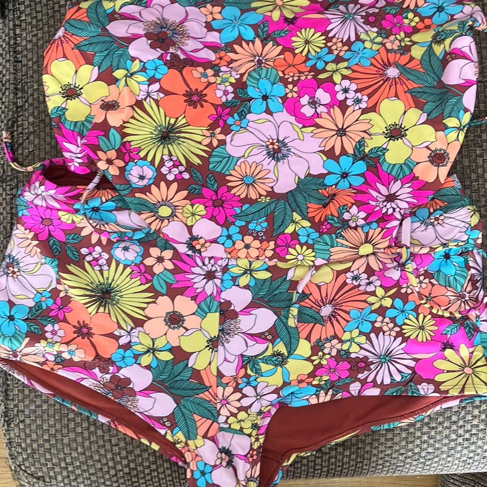 Cute two piece with colorful flowers